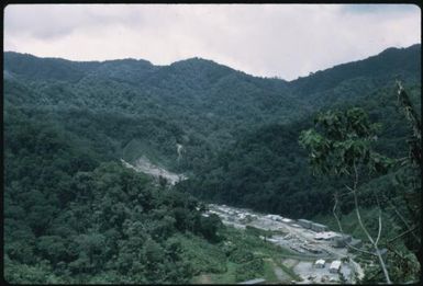 Panguna mine (7) : Bougainville Island, Papua New Guinea, March 1971 / Terence and Margaret Spencer