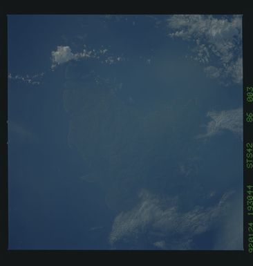 S42-86-003 - STS-042 - STS-42 earth observations