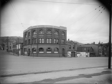 Wellington Corporation Tramways, corner of Thorndon Quay and Mulgrave Street, Wellington