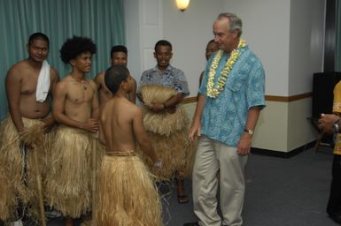 [Assignment: 48-DPA-SOI_K_Majuro_6-11-12-07] Pacific Islands Tour: Visit of Secretary Dirk Kempthorne [and aides] to Majuro Atoll, of the Republic of Marshall Islands [48-DPA-SOI_K_Majuro_6-11-12-07__DI14556.JPG]