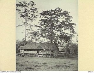 HIGITURA, NEW GUINEA. 1944-04-27. THE OTHER RANKS' QUARTERS AT THE HEADQUARTERS OF THE MAMBARE DISTRICT OFFICER, AUSTRALIAN NEW GUINEA ADMINISTRATIVE UNIT