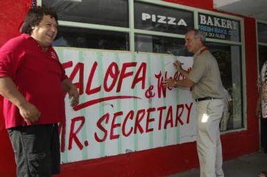 [Assignment: 48-DPA-SOI_K_Amer_Sam] Pacific Islands Tour: Visit of Secretary Dirk Kemmpthorne [and aides] to American Samoa, U.S. Territory [48-DPA-SOI_K_Amer_Sam__DI15320.JPG]