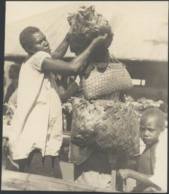 Boong, a native market, Rabaul, New Guinea, ca. 1929 / Sarah Chinnery