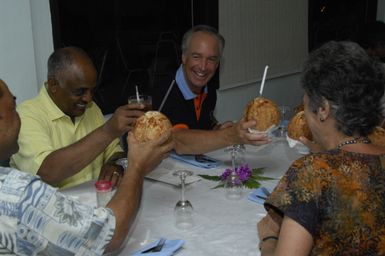 [Assignment: 48-DPA-SOI_K_Pohnpei_6-10-11-07] Pacific Islands Tour: Visit of Secretary Dirk Kempthorne [and aides] to Pohnpei Island, of the Federated States of Micronesia [48-DPA-SOI_K_Pohnpei_6-10-11-07__DI14122.JPG]