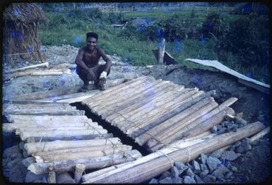 Medical officer Hubert Murray oversees the construction of a latrine, Saiho, Papua New Guinea, 1951 / Albert Speer