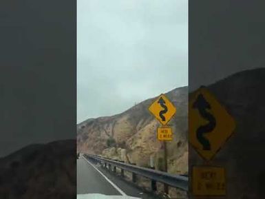 FIRE ON SAN BERNADINO MOUNTAINS: Ulunivanua Kama e California
