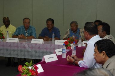 [Assignment: 48-DPA-SOI_K_Majuro_6-11-12-07] Pacific Islands Tour: Visit of Secretary Dirk Kempthorne [and aides] to Majuro Atoll, of the Republic of Marshall Islands [48-DPA-SOI_K_Majuro_6-11-12-07__DI14743.JPG]