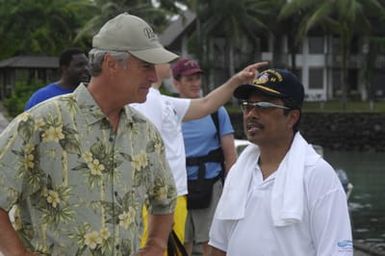 [Assignment: 48-DPA-SOI_K_Palau_6-7-9-07] Pacific Islands Tour: Visit of Secretary Dirk Kempthorne [and aides] to Palau Islands, Republic of Palau [48-DPA-SOI_K_Palau_6-7-9-07__DI12463.JPG]