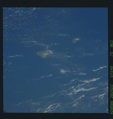 S49-73-062 - STS-049 - Earth observations taken during the STS-49 mission