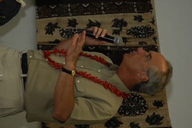 [Assignment: 48-DPA-SOI_K_Amer_Sam] Pacific Islands Tour: Visit of Secretary Dirk Kemmpthorne [and aides] to American Samoa, U.S. Territory [48-DPA-SOI_K_Amer_Sam__DI15192.JPG]