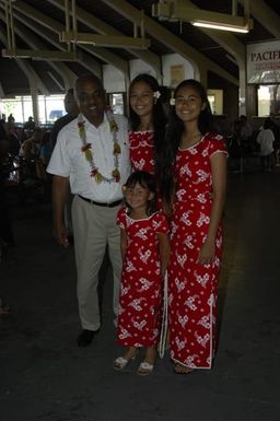 [Assignment: 48-DPA-SOI_K_Amer_Sam] Pacific Islands Tour: Visit of Secretary Dirk Kemmpthorne [and aides] to American Samoa, U.S. Territory [48-DPA-SOI_K_Amer_Sam__DI15690.JPG]