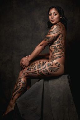Anika Bauzon, tattooed by Sulu‘ape Steve Looney (Pacific Soul Tattoo, Hawai‘i)