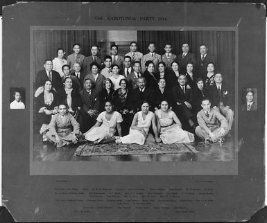 Crown Studios (Wellington) : Photograph of group visiting New Zealand from Rarotonga