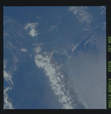 STS072-727-088 - STS-072 - Earth observations taken from shuttle orbiter Endeavour during STS-72 mission