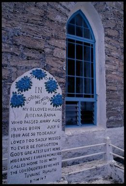 Headstone dedicated to Aiteina Raina, Cook Islands