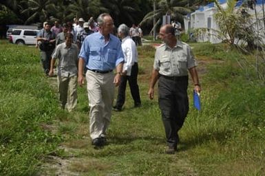 [Assignment: 48-DPA-SOI_K_Guam_6-6-7-07] Pacific Islands Tour: Visit of Secretary Dirk Kempthorne [and aides] to Guam, U.S. Territory [48-DPA-SOI_K_Guam_6-6-7-07__DI12102.JPG]