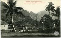 Moorea (Océanie française)Repos Dominical - Sur la Pelouse, après le culte