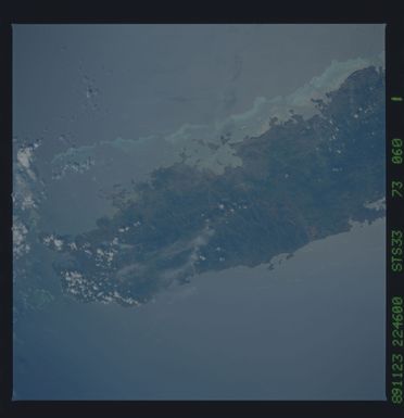 S33-73-060 - STS-033 - STS-33 earth observations
