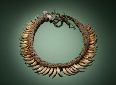 Papuan Claw Necklace