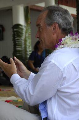 [Assignment: 48-DPA-SOI_K_Amer_Sam] Pacific Islands Tour: Visit of Secretary Dirk Kemmpthorne [and aides] to American Samoa, U.S. Territory [48-DPA-SOI_K_Amer_Sam__DI15119.JPG]