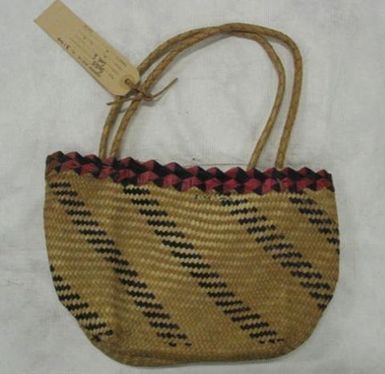 Kete Pāpā (basket)