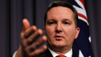 Labor under pressure from Govât to shift position on asylum seeker medical evacuation bill