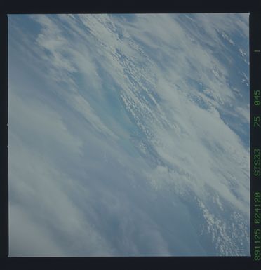 S33-75-045 - STS-033 - STS-33 earth observations