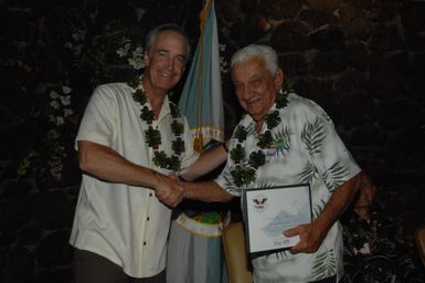 [Assignment: 48-DPA-09-28-08_SOI_K_NPS_Vol_AZ] President's Call to Service Award ceremony and reception for volunteers at the U.S.S. Arizona Memorial, Pearl Harbor, Honolulu, Hawaii, with Secretary Dirk Kempthorne [joining the National Park Service's Chief Historian for the Memorial, Daniel Martinez, among the dignitaries on hand] [48-DPA-09-28-09_SOI_K_NPS_Vol_AZ_IOD_4645.JPG]