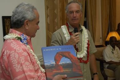 [Assignment: 48-DPA-SOI_K_Amer_Sam] Pacific Islands Tour: Visit of Secretary Dirk Kemmpthorne [and aides] to American Samoa, U.S. Territory [48-DPA-SOI_K_Amer_Sam__DI15509.JPG]