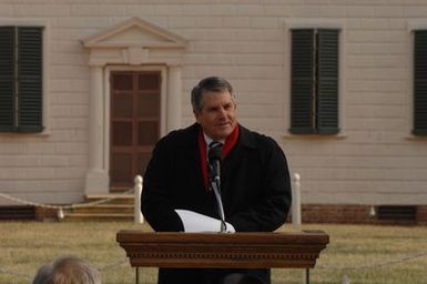 [Assignment: 48-DPA-01-12-09_SOI_K_Mt_Vernon] Visit of Secretary Dirk Kempthorne to Mount Vernon Estate and Gardens, Mount Vernon, Virginia, [for touring and announcement of the U.S. nomination of the George Washington home, along with the Papahanaumokuakea Marine National Monument in Hawaii, for inclusion on the United Nations Educational, Scientific, and Cultural Organization's (UNESCO's) World Heritage List. Joining Secretary Kempthorne for the announcement was James Rees, Executive Director of the Mount Vernon Estate and Gardens.] [48-DPA-01-12-09_SOI_K_Mt_Vernon_DOI_5684.JPG]