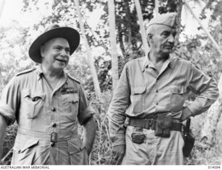 1943-01-14. GENERAL SIR THOMAS BLAMEY AND LIEUT. GENERAL R.L. EICHELBERGER. (NEGATIVE BY BOTTOMLEY)