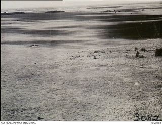 WEWAK AREA, NORTH EAST NEW GUINEA. C. 1945-06. IN ONE OF THE MOST AUDACIOUS RESCUES EVER CARRIED OUT BY THE RAAF, LIEUTENANT (LT) J. P. CARTER, A TEXAS MEMBER OF THE UNITED STATES ARMY AIR FORCE, ..