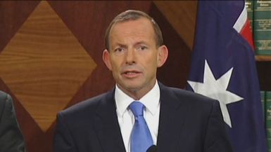 Gillard, Abbott battle it out on refugees and 1990s allegations