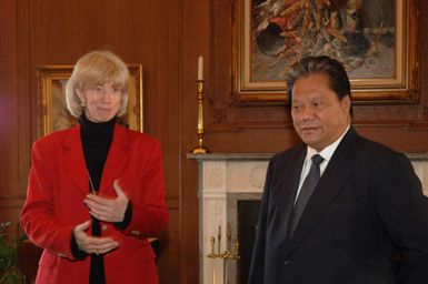 Visit of Marshall Islands President Kessai Note, right, to Department of Interior headquarters for discussions with Secretary Gale Norton on U.S. programs related to long-range impact of mid-20th Century nuclear testing in Marshall Islands vicinity