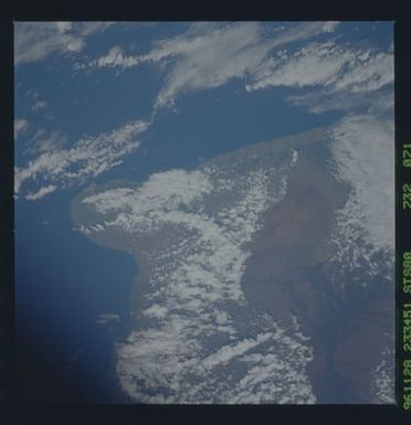 STS080-732-071 - STS-080 - Earth observations taken from Space Shuttle Columbia during STS-80 mission