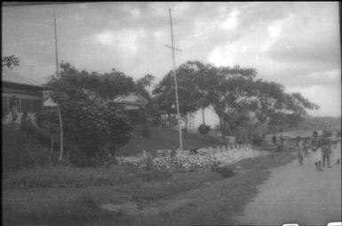 Buildings (3) : Maprik, Papua New Guinea,1959 / Terence and Margaret Spencer