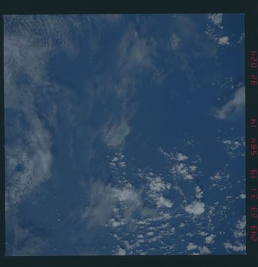 41D-32-024 - STS-41D - Earth observations taken during the STS-41D mission