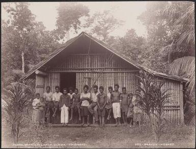 People from the school community of Lenga, Ulawa, Solomon Islands, 1906 / J.W. Beattie