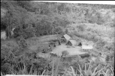 Villages near Maprik (1) : Papua New Guinea,1959 / Terence and Margaret Spencer