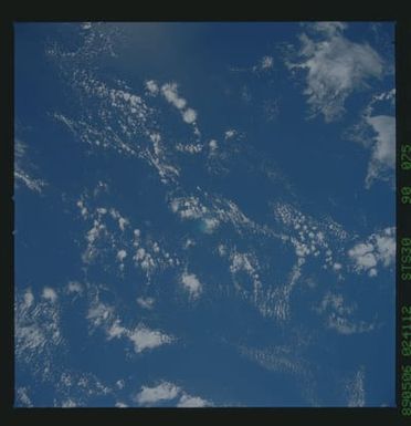 S30-90-075 - STS-030 - STS-30 earth observations