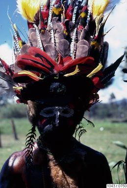 ["porträtt, huvudbonad, ansiktsmålning, fotografi, photograph"]