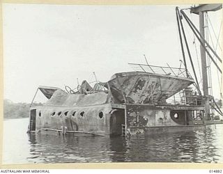 1943-05-19. NEW GUINEA. ORA BAY. SHIP SUNK BY JAPANESE AIRCRAFT IN 1943-03. (NEGATIVE BY N. BROWN)