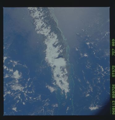 STS072-727-089 - STS-072 - Earth observations taken from shuttle orbiter Endeavour during STS-72 mission