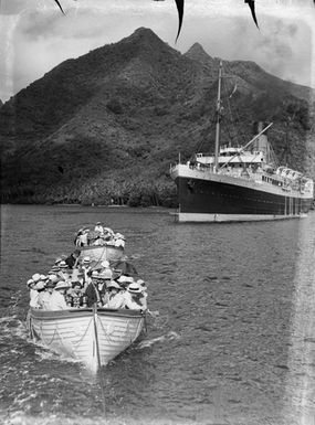 [S.S. Maunganui in Mo'orea]