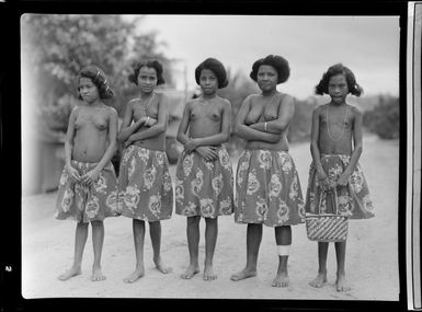 Group of unidentified local girls at Port Moresby, Papua New Guinea