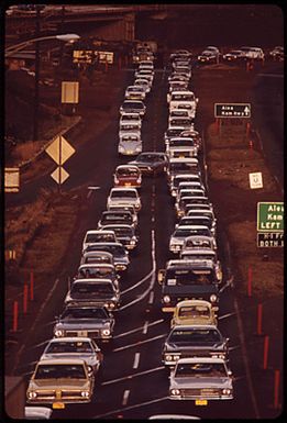 CONSTRUCTION BOTTLENECK ON H-1 FREEWAY APPROACHING HONOLULU FROM WEST DURING MORNING RUSH HOUR. COMMUTERS COME FROM SUCH FAST GROWING AREAS AS PEARL CITY AND MILILANI TOWN