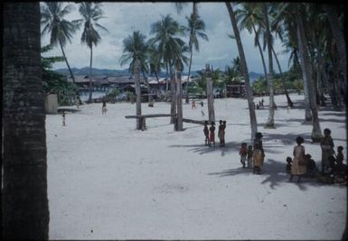 Tupesleia people on the beach (1) : Port Moresby, Papua New Guinea, 1953 / Terence and Margaret Spencer