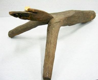 Kana-'akari (coconut grating stool)