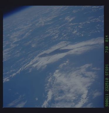 STS091-710-014 - STS-091 - Earth observations taken from orbiter Discovery during STS-91 mission