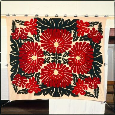 Tivaevae manu, matarita (chrysanthemums) pattern, by Taarouru Apera